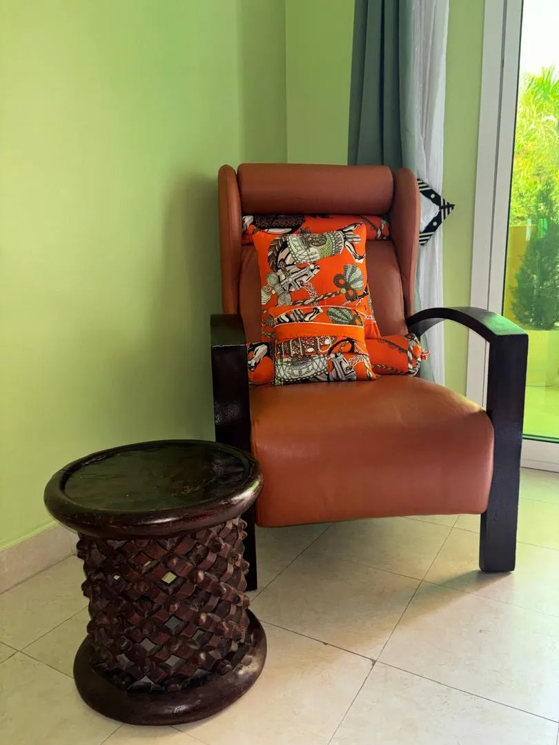 Fauteuil à Oreillettes, vue 1